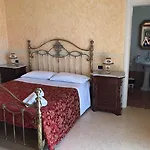 Couette-café Belvedere Di Rita 3*