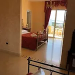 Couette-café Belvedere Di Rita 3*