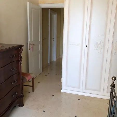 فندق مبيت وإفطار Belvedere Di Rita غالّيبولي